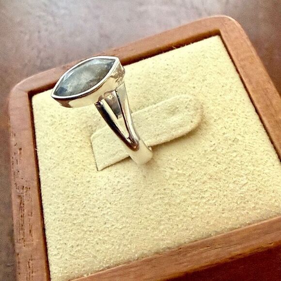 Natural Labradorite Sterling Silver Ring Dainty Marquise Cut Heart Framed Size 6 - Picture 2 of 5